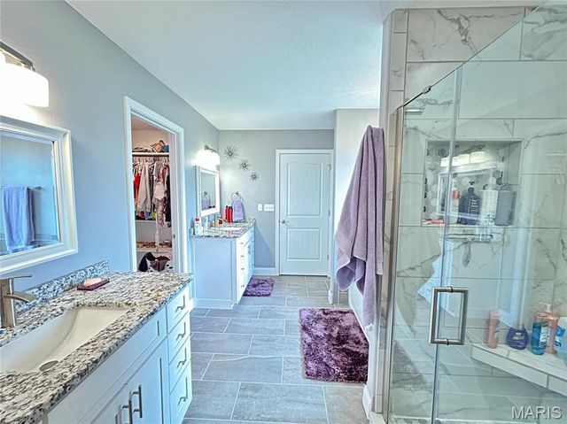 12200 Country Oaks Drive, Rolla, MO 65401