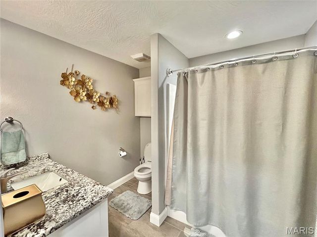 12200 Country Oaks Drive, Rolla, MO 65401