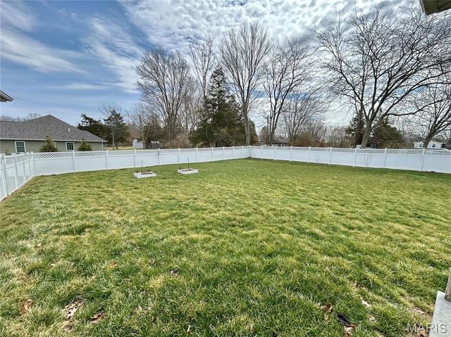 12200 Country Oaks Drive, Rolla, MO 65401