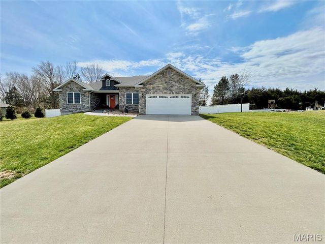 12200 Country Oaks Drive, Rolla, MO 65401