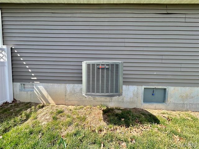 12200 Country Oaks Drive, Rolla, MO 65401