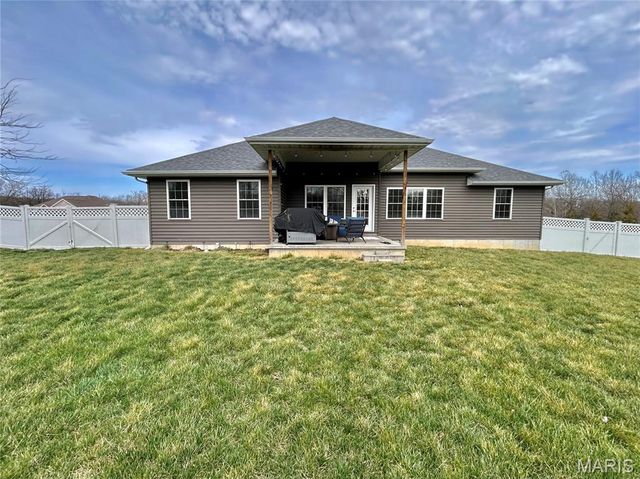 12200 Country Oaks Drive, Rolla, MO 65401