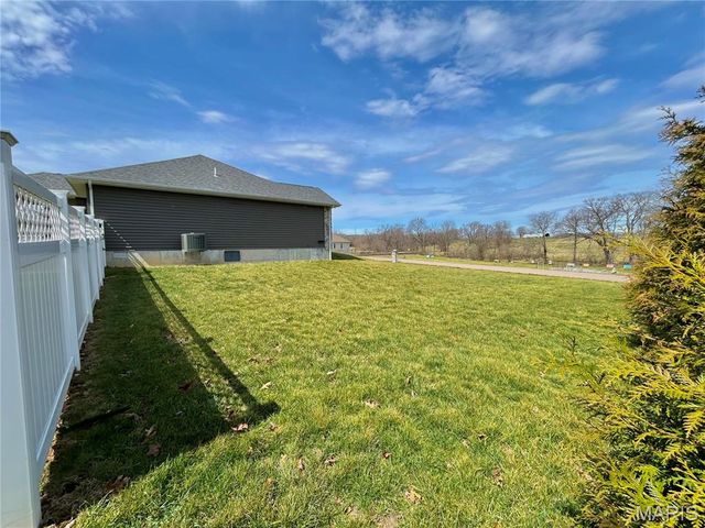 12200 Country Oaks Drive, Rolla, MO 65401