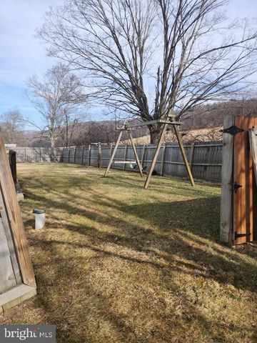 10314 HYNDMAN ROAD, Manns Choice, PA 15550