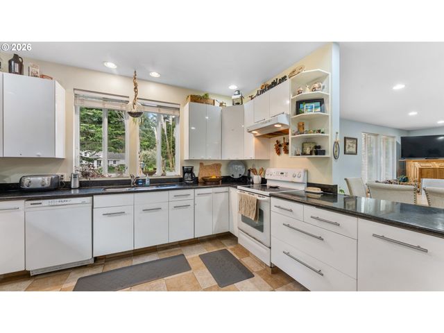 56100 Spring Creek Rd, Bandon, OR 97411