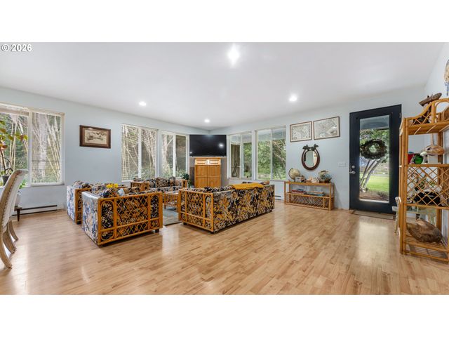 56100 Spring Creek Rd, Bandon, OR 97411