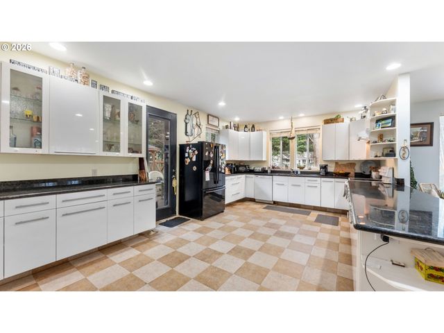 56100 Spring Creek Rd, Bandon, OR 97411