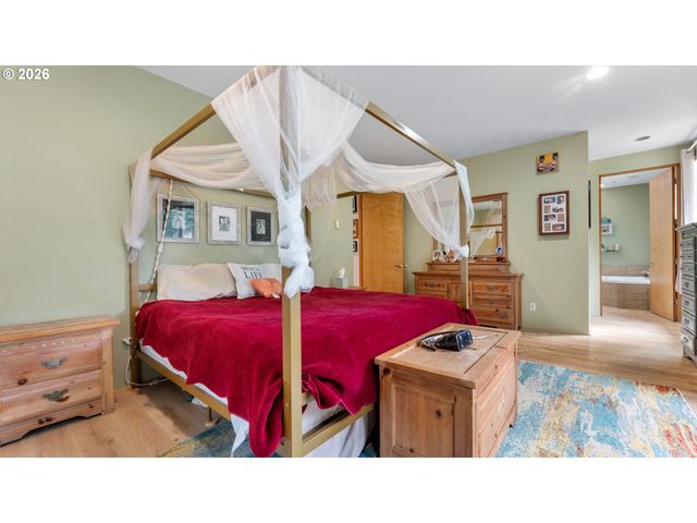 56100 Spring Creek Rd, Bandon, OR 97411