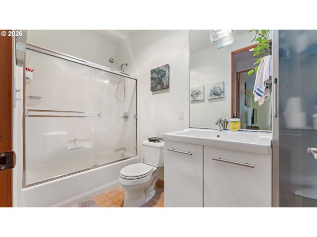 56100 Spring Creek Rd, Bandon, OR 97411