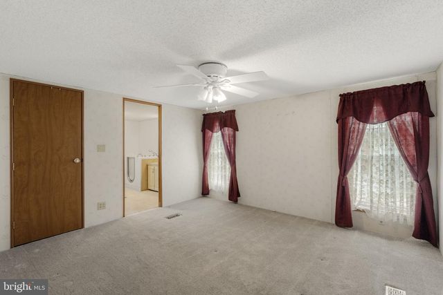 21 JAKE DR, Ronks, PA 17572