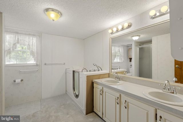 21 JAKE DR, Ronks, PA 17572