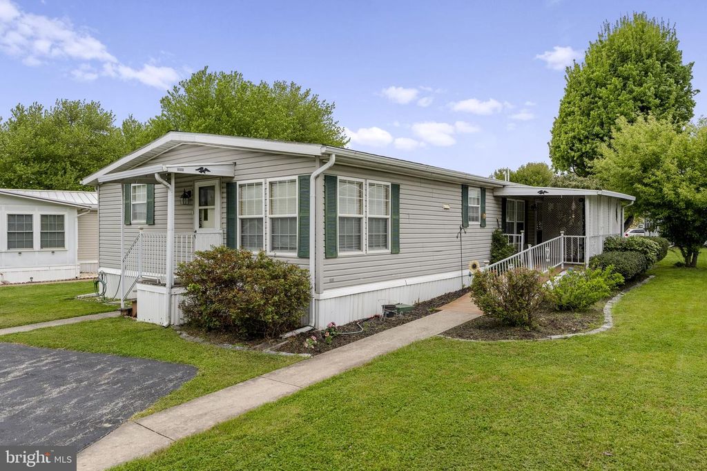 21 JAKE DR, Ronks, PA 17572