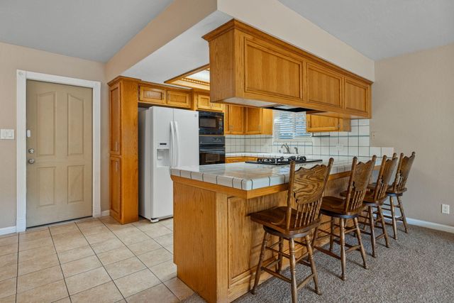 1449 W Whitendale Avenue, Visalia, CA 93277