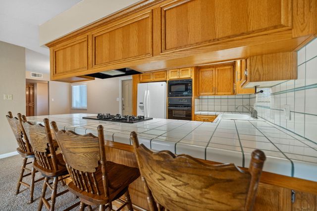 1449 W Whitendale Avenue, Visalia, CA 93277