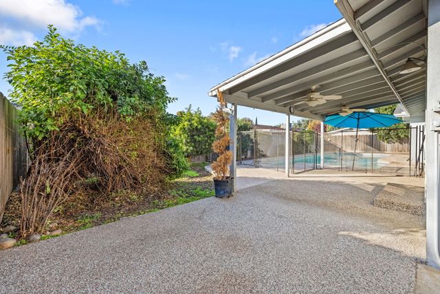 1449 W Whitendale Avenue, Visalia, CA 93277