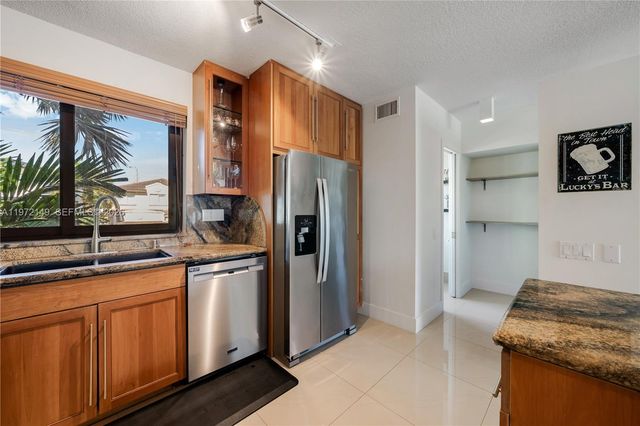 3068 NE 49th St, Fort Lauderdale, FL 33308