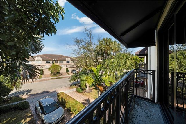 3068 NE 49th St, Fort Lauderdale, FL 33308