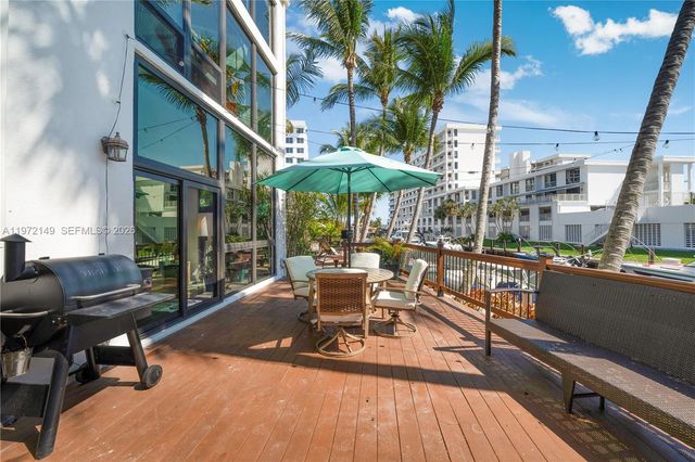 3068 NE 49th St, Fort Lauderdale, FL 33308