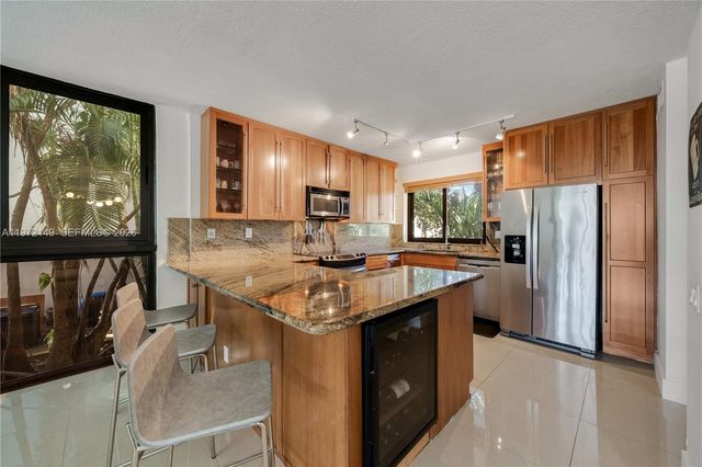 3068 NE 49th St, Fort Lauderdale, FL 33308