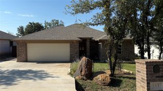 111 Sycamore Court, Runaway Bay, TX 76426