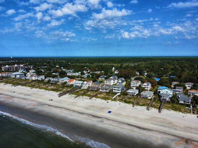 758 Parker Dr., Pawleys Island, SC 29585