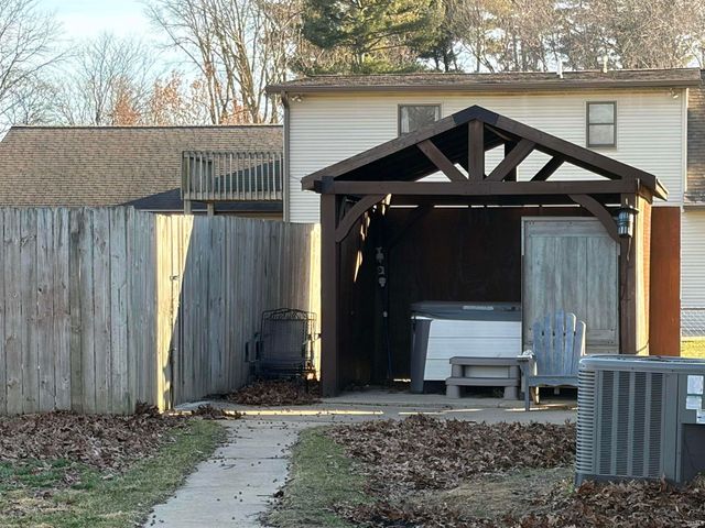 57792 Pendleton Drive, Elkhart, IN 46517