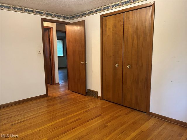 5024 Dorset Drive, Brooklyn Heights, OH 44131