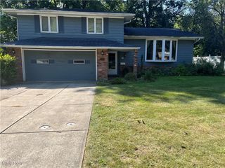 5024 Dorset Drive, Brooklyn Heights, OH 44131