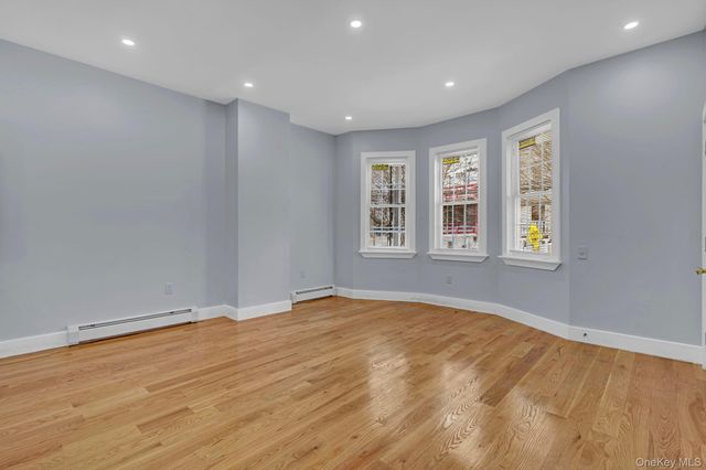 1852 Amethyst Street, Bronx, NY 10462