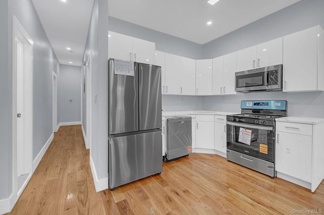 1852 Amethyst Street, Bronx, NY 10462