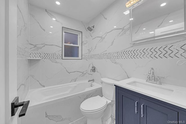 1852 Amethyst Street, Bronx, NY 10462