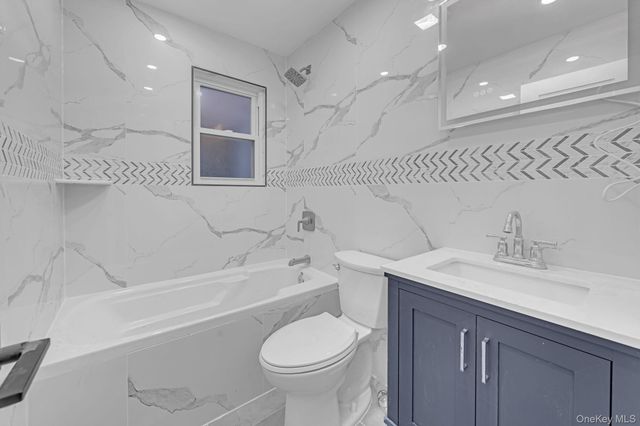 1852 Amethyst Street, Bronx, NY 10462