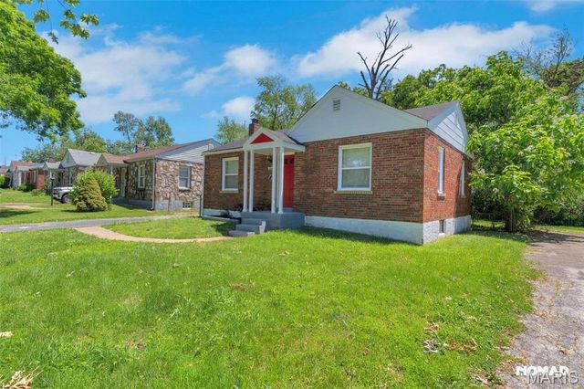 8246 Montreal Drive, St Louis, MO 63132