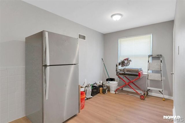 8246 Montreal Drive, St Louis, MO 63132