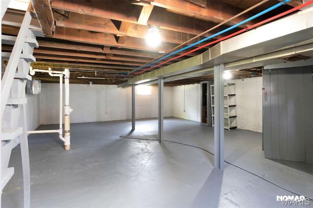 8246 Montreal Drive, St Louis, MO 63132