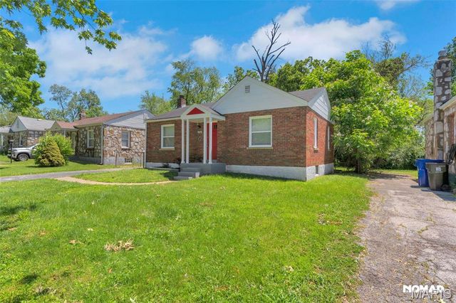 8246 Montreal Drive, St Louis, MO 63132