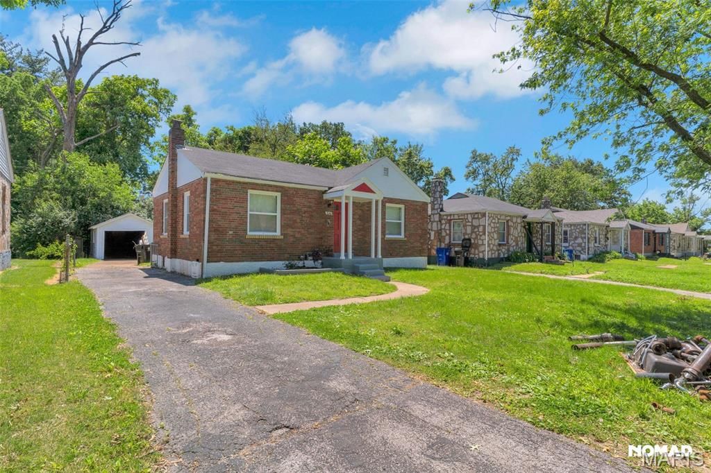 8246 Montreal Drive, St Louis, MO 63132