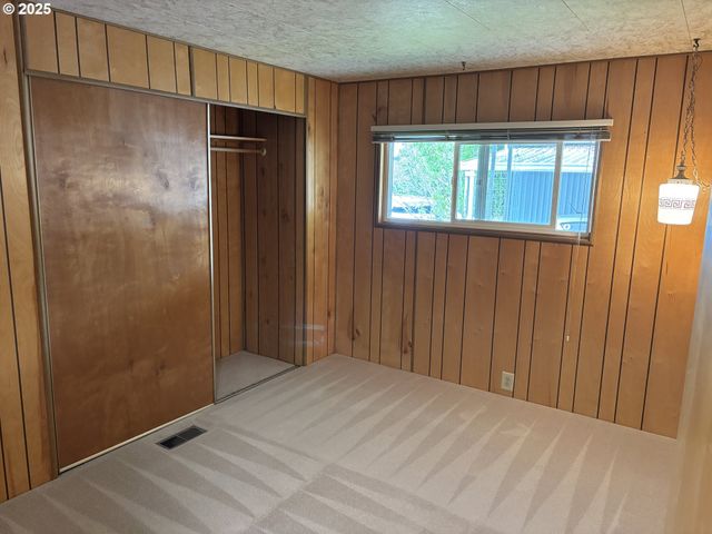 1475 GREEN ACRES Rd 41, Eugene, OR 97408