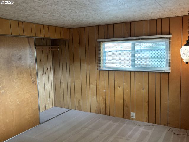 1475 GREEN ACRES Rd 41, Eugene, OR 97408