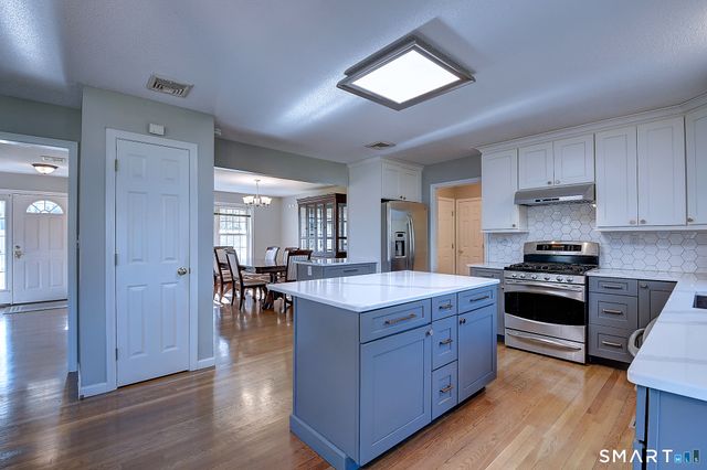 67 Ridgeview Crossing, Newington, CT 06111
