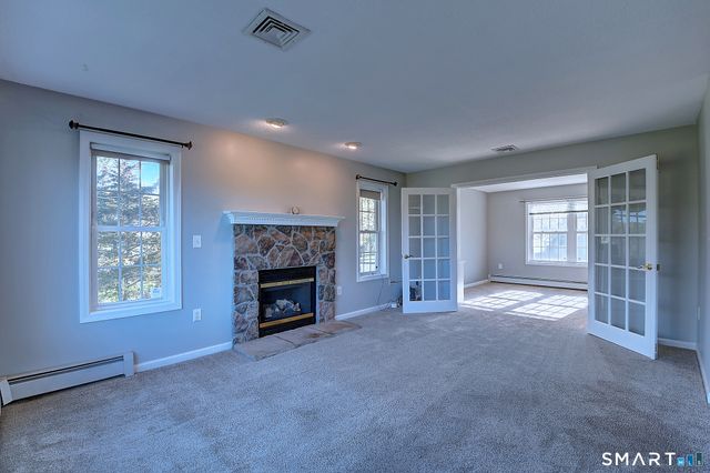67 Ridgeview Crossing, Newington, CT 06111