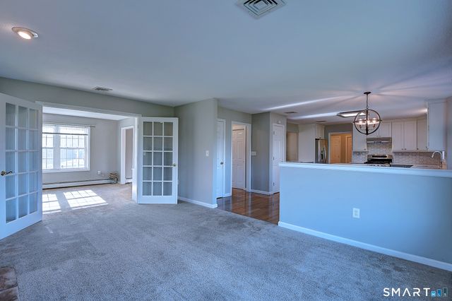 67 Ridgeview Crossing, Newington, CT 06111