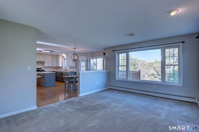 67 Ridgeview Crossing, Newington, CT 06111