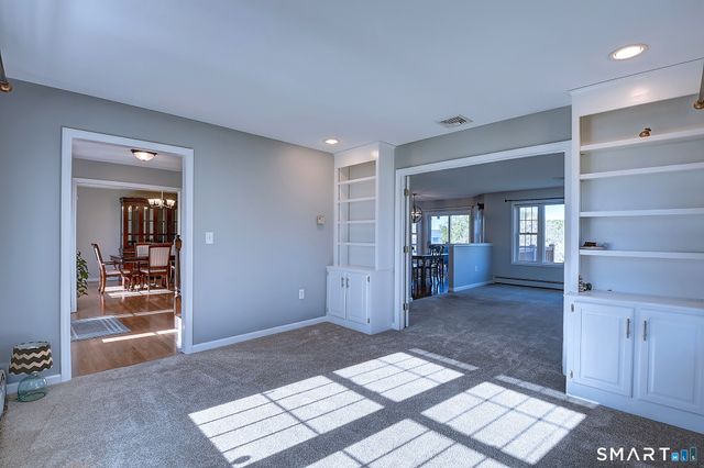 67 Ridgeview Crossing, Newington, CT 06111