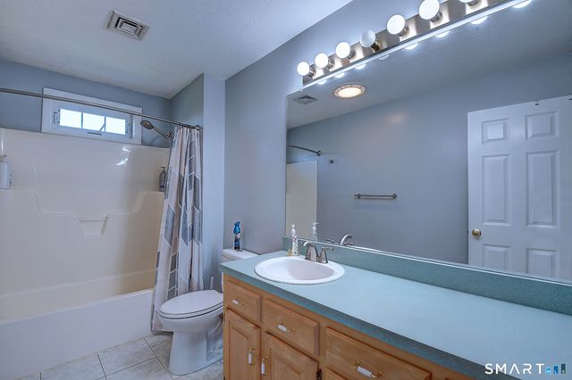 67 Ridgeview Crossing, Newington, CT 06111