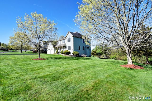 67 Ridgeview Crossing, Newington, CT 06111