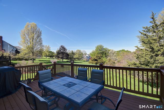 67 Ridgeview Crossing, Newington, CT 06111