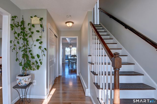 67 Ridgeview Crossing, Newington, CT 06111