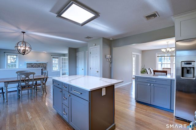 67 Ridgeview Crossing, Newington, CT 06111