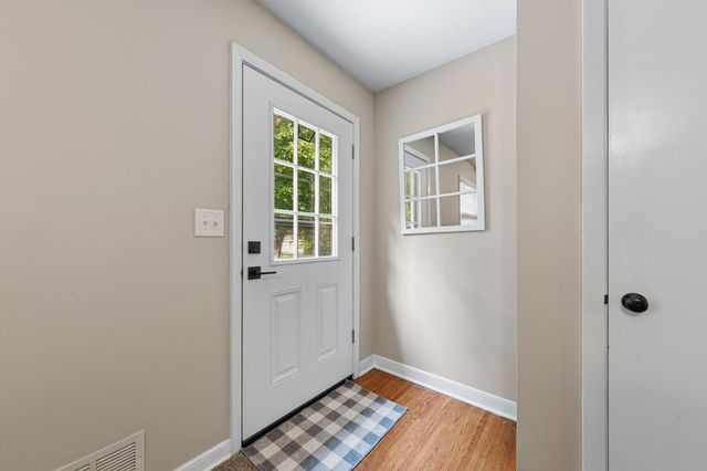 614 Lower Johnson Circle, Saint Peter, MN 56082